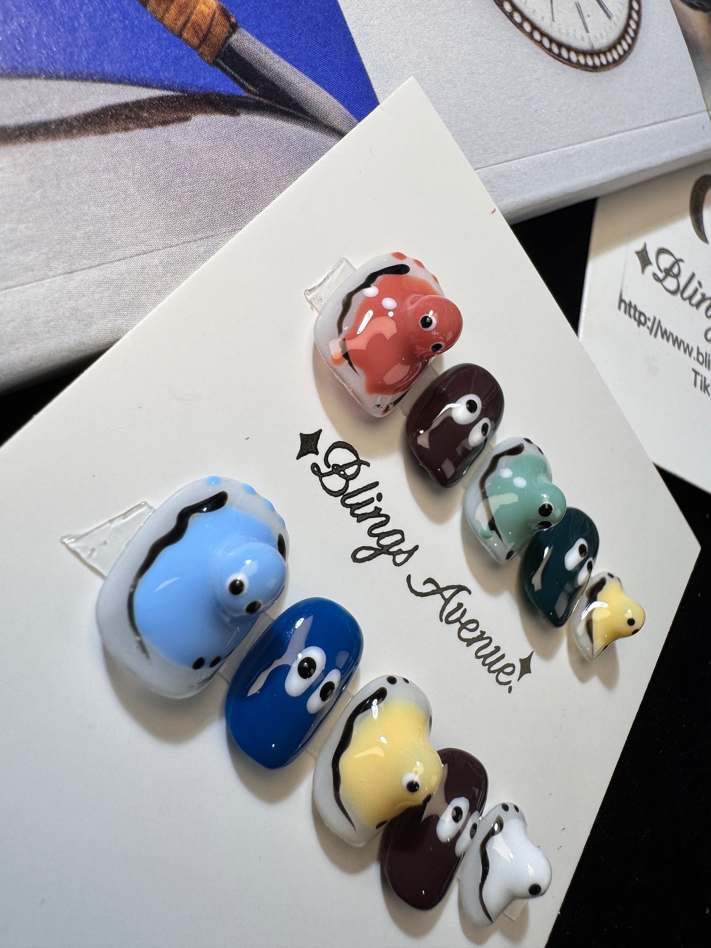 Cute eyes solid color press-on nails (Size Selection)