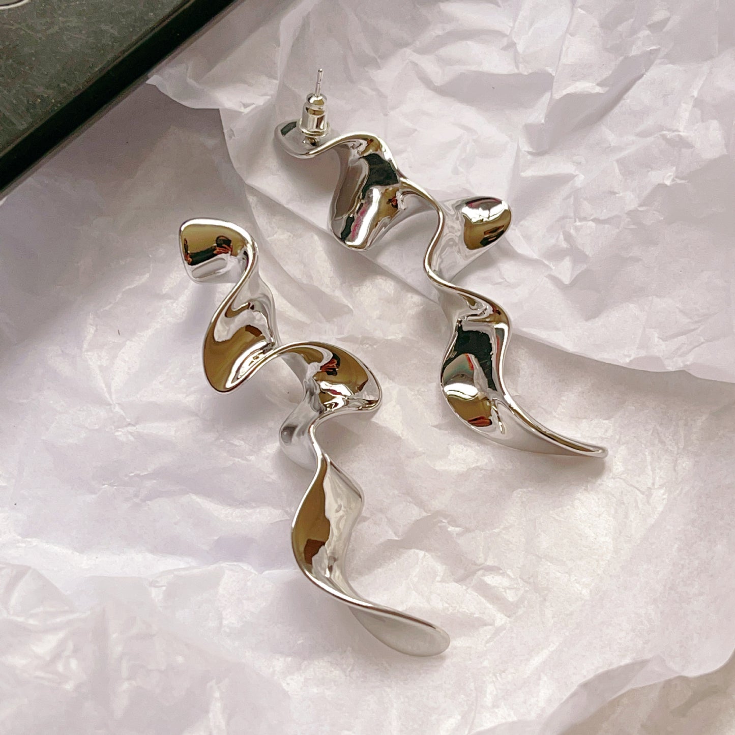Exaggerated Twisted Drop Earrings