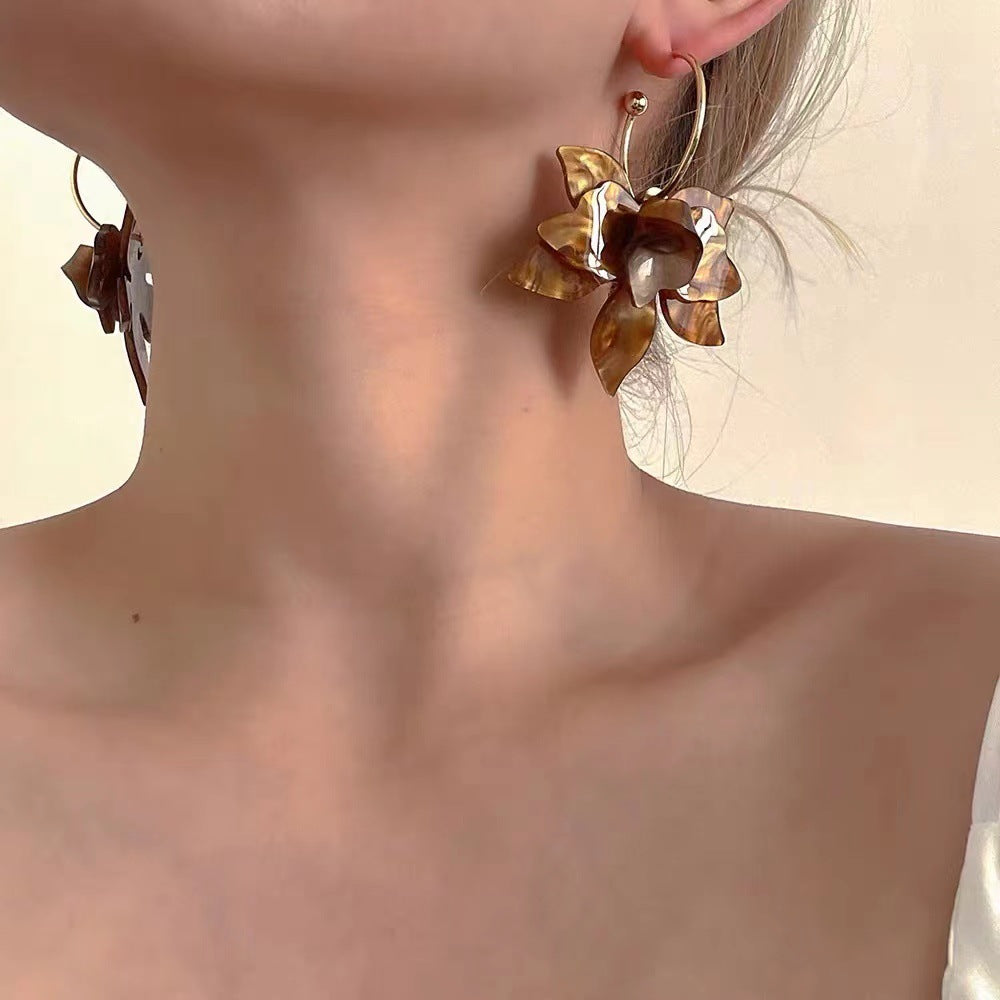 Vintage Gardenia Flowers Hoop Earrings