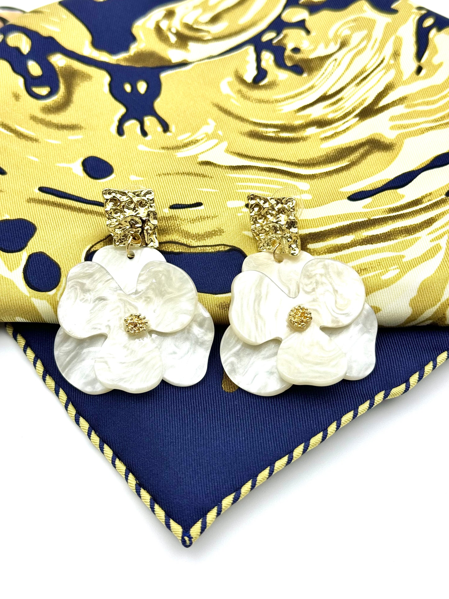 Vintage Gardenia Flowers Drop Earrings