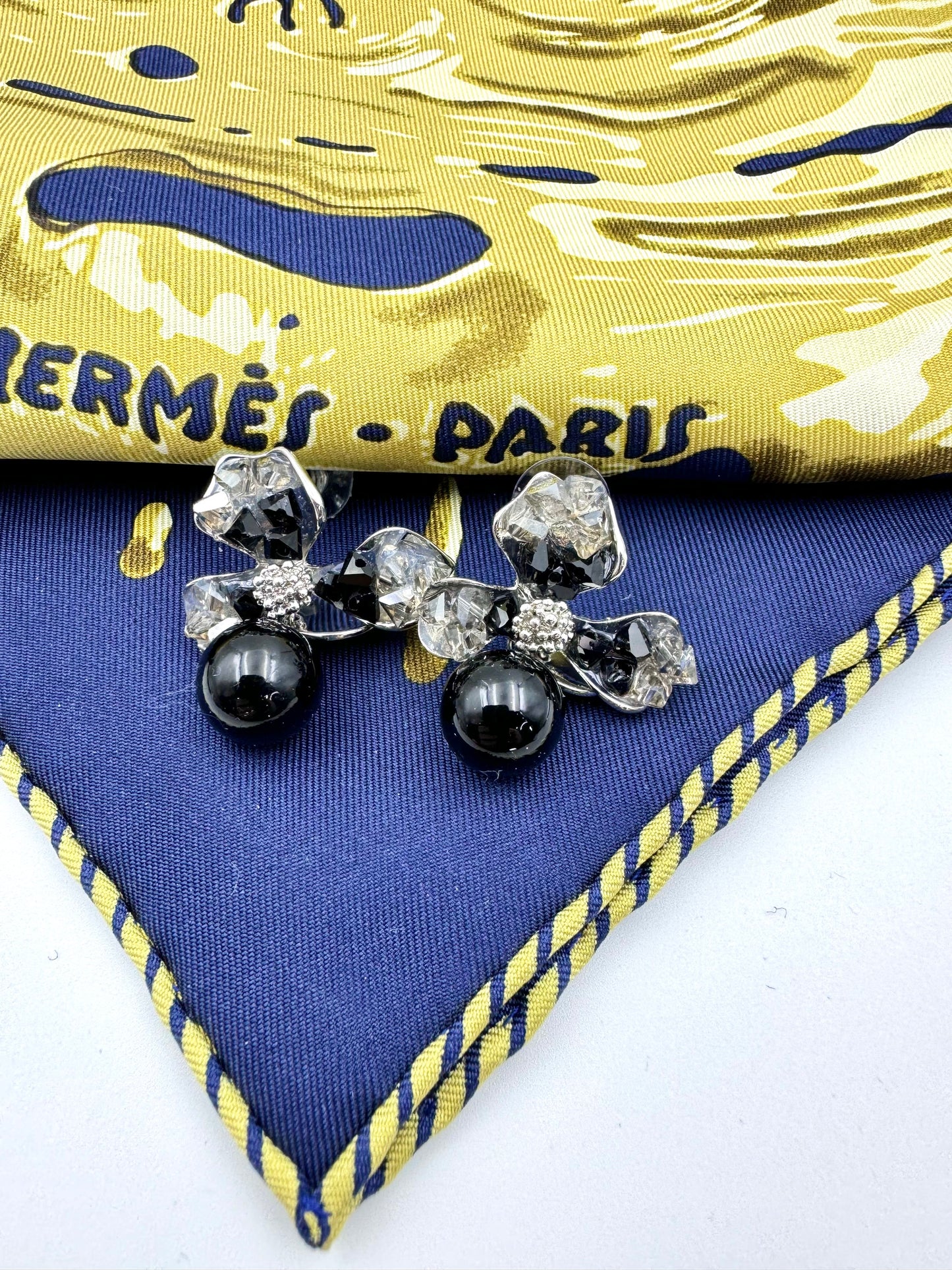 Black Crystal Flowers Stud Earrings