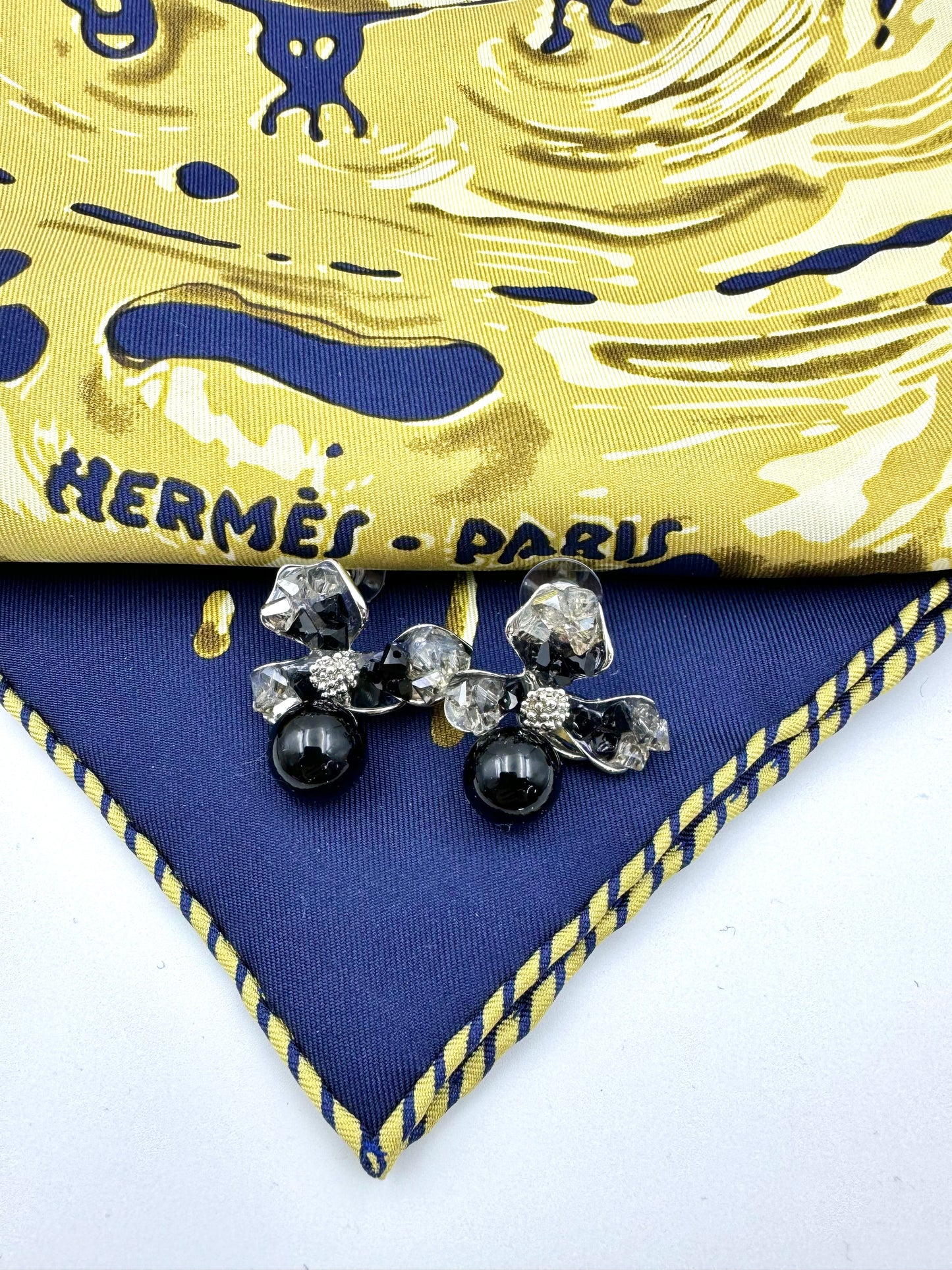 Black Crystal Flowers Stud Earrings