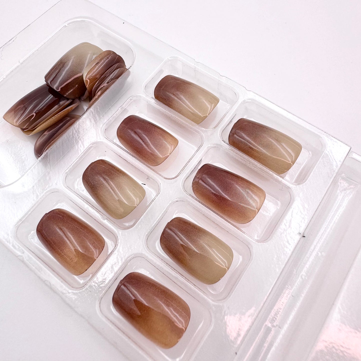 Mocha coffee rendering press-on short nails 24pcs