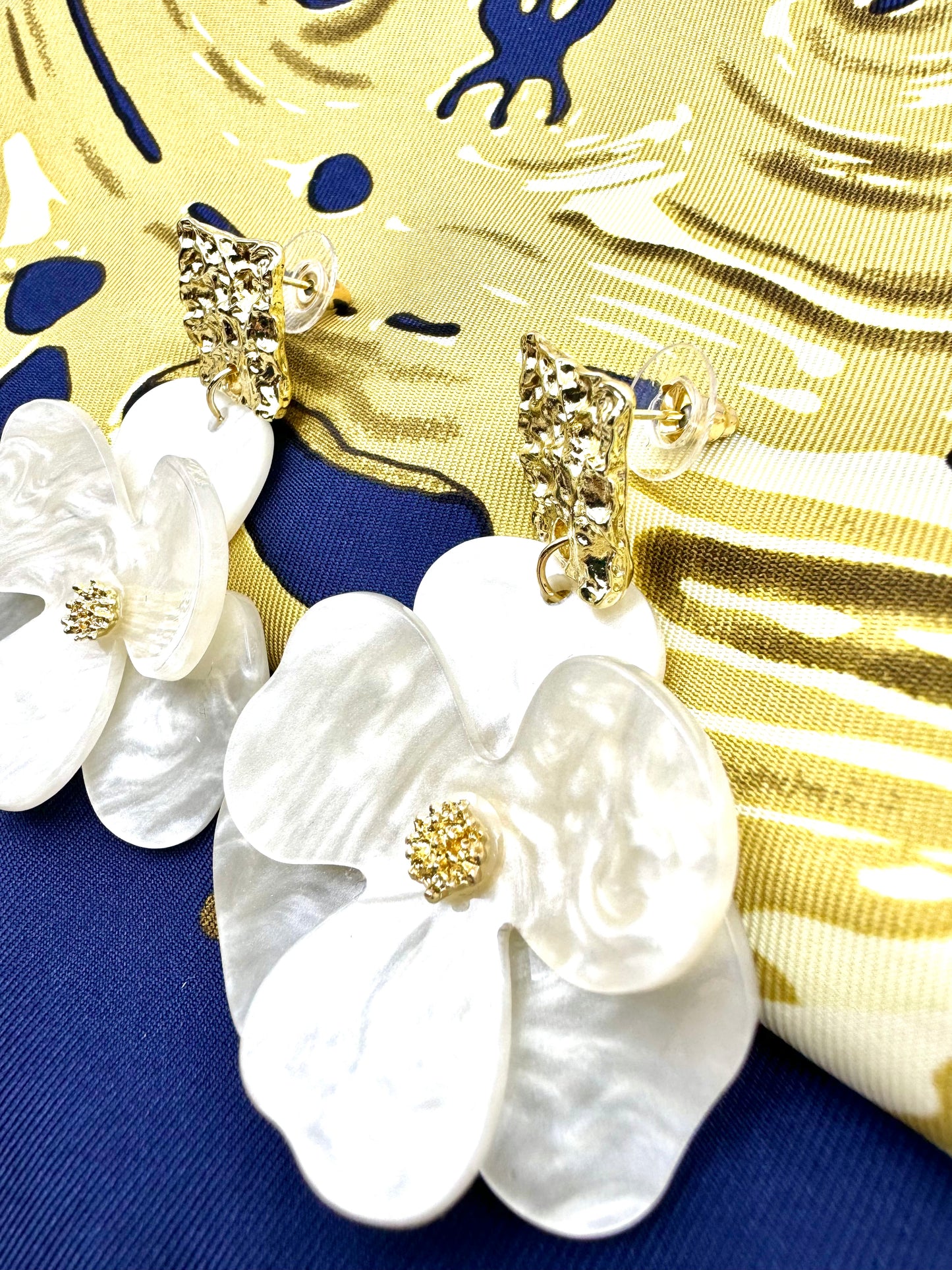 Vintage Gardenia Flowers Drop Earrings