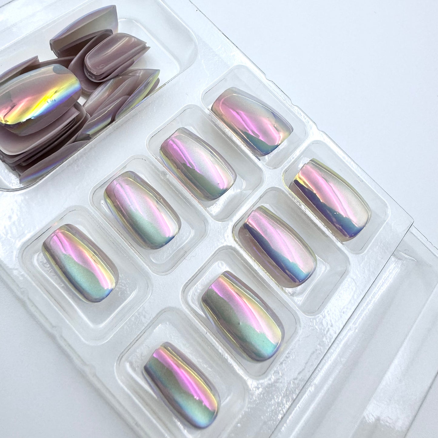 Aurora colorful dreamy cat's eye press-on short nails 30pcs