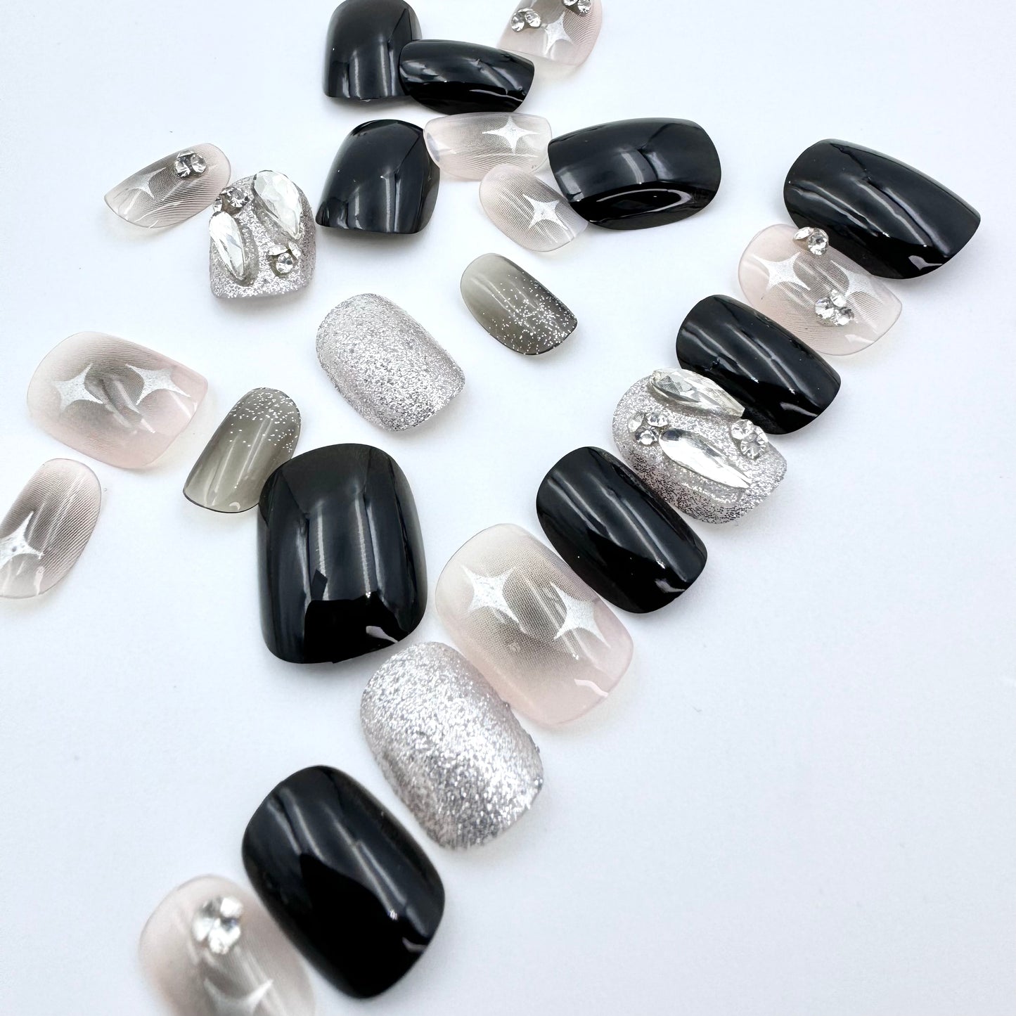 Sweet and cool dark star with diamond press-on short nails 24pcs