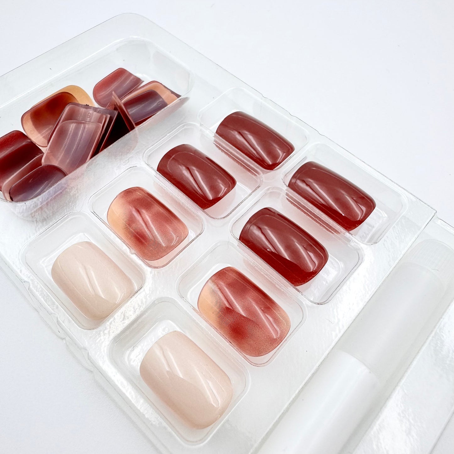 Maple leaf red rendering press-on short nails 24pcs