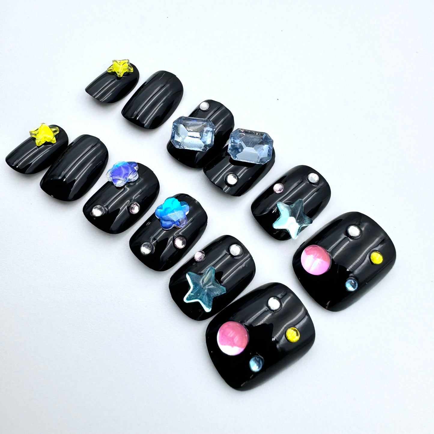 Neptune Star diamond press-on short nails 24pcs