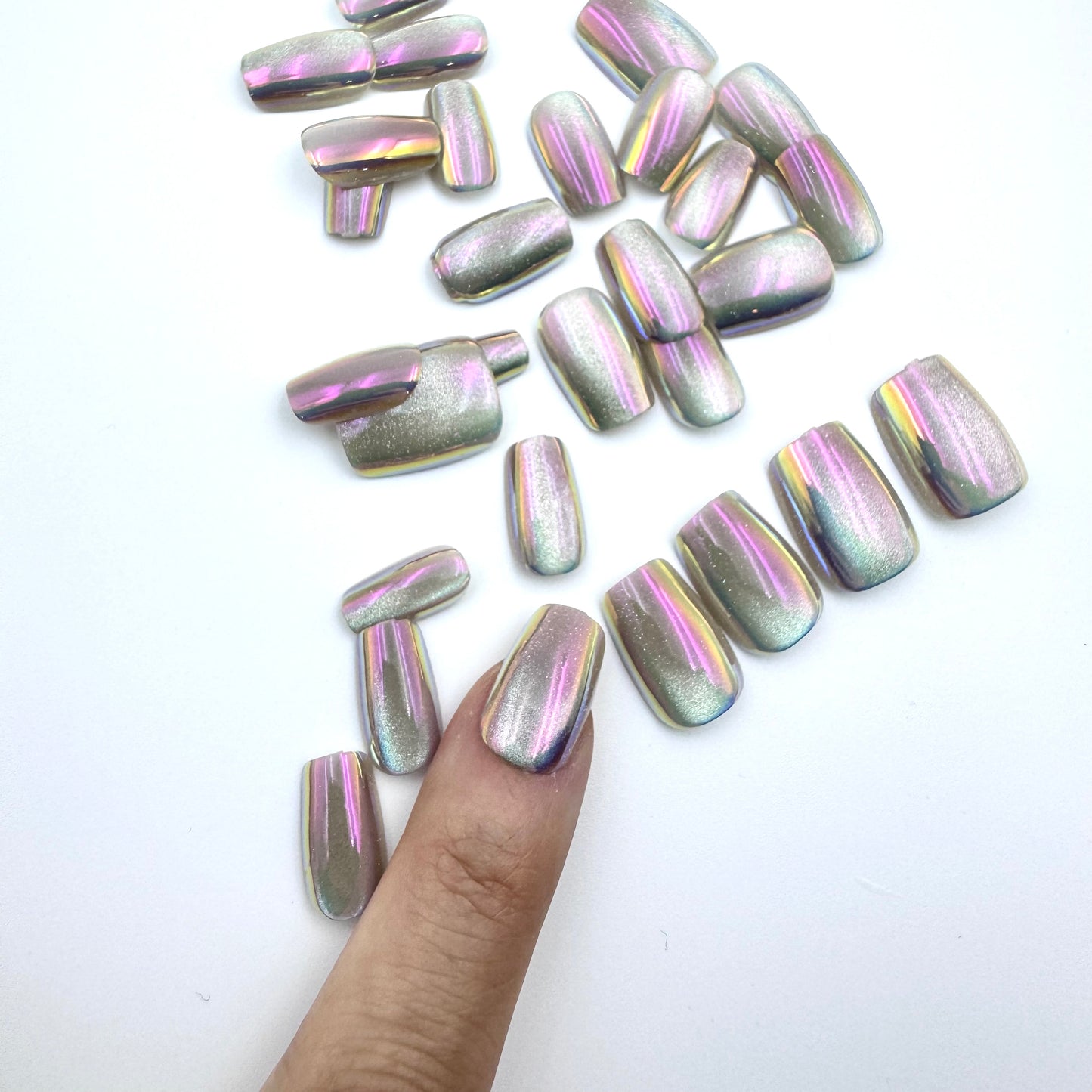 Aurora colorful dreamy cat's eye press-on short nails 30pcs