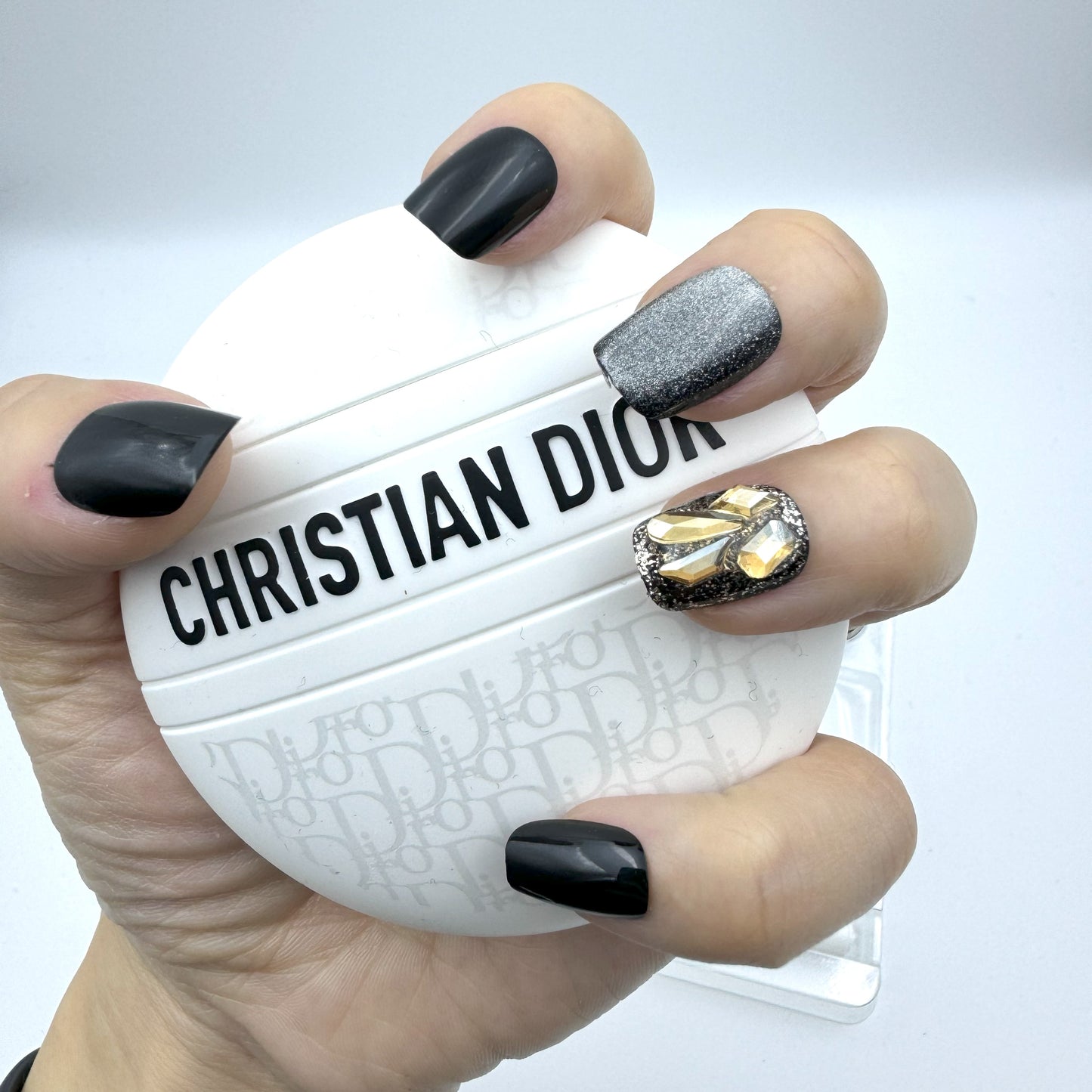 Black cat's eye champagne diamond press-on short nails 24pcs