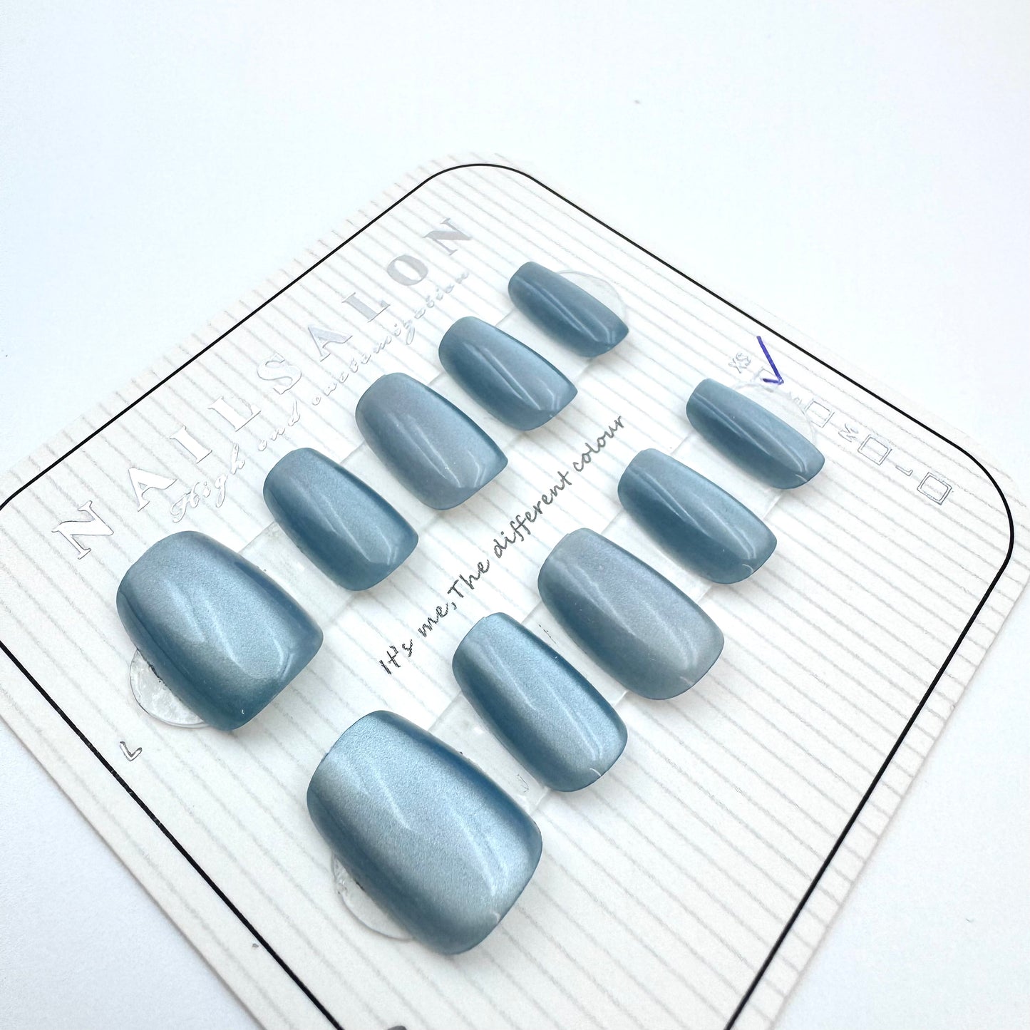 Blue cat's eye diamond light therapy press-on short nails(Size Selection)