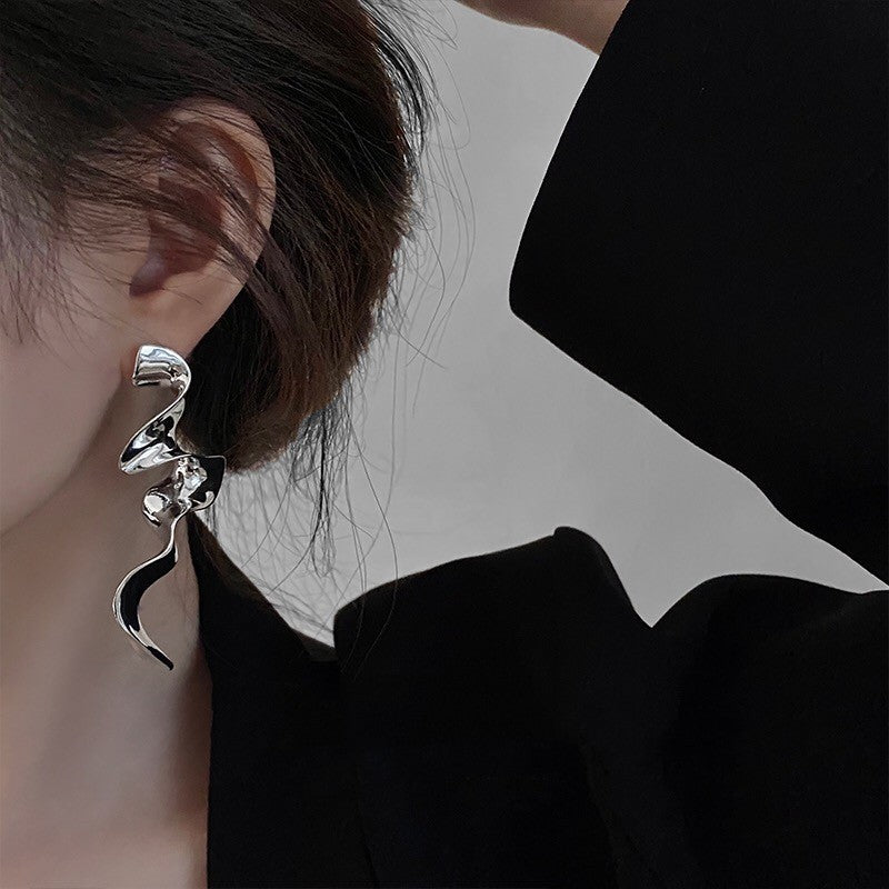 Exaggerated Twisted Drop Earrings