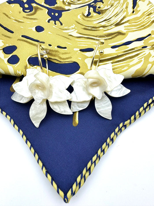 Vintage Gardenia Flowers Hoop Earrings