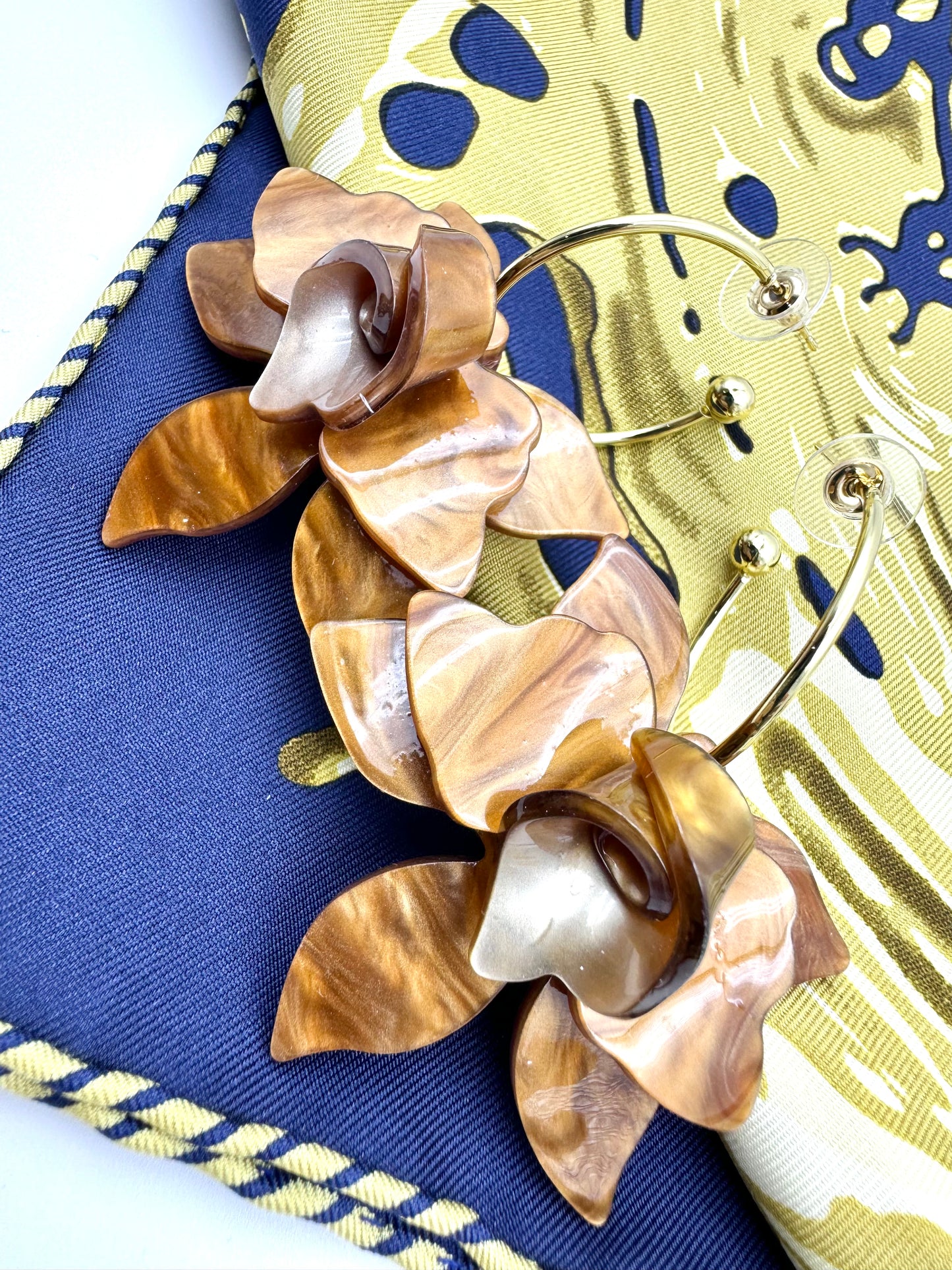 Vintage Gardenia Flowers Hoop Earrings