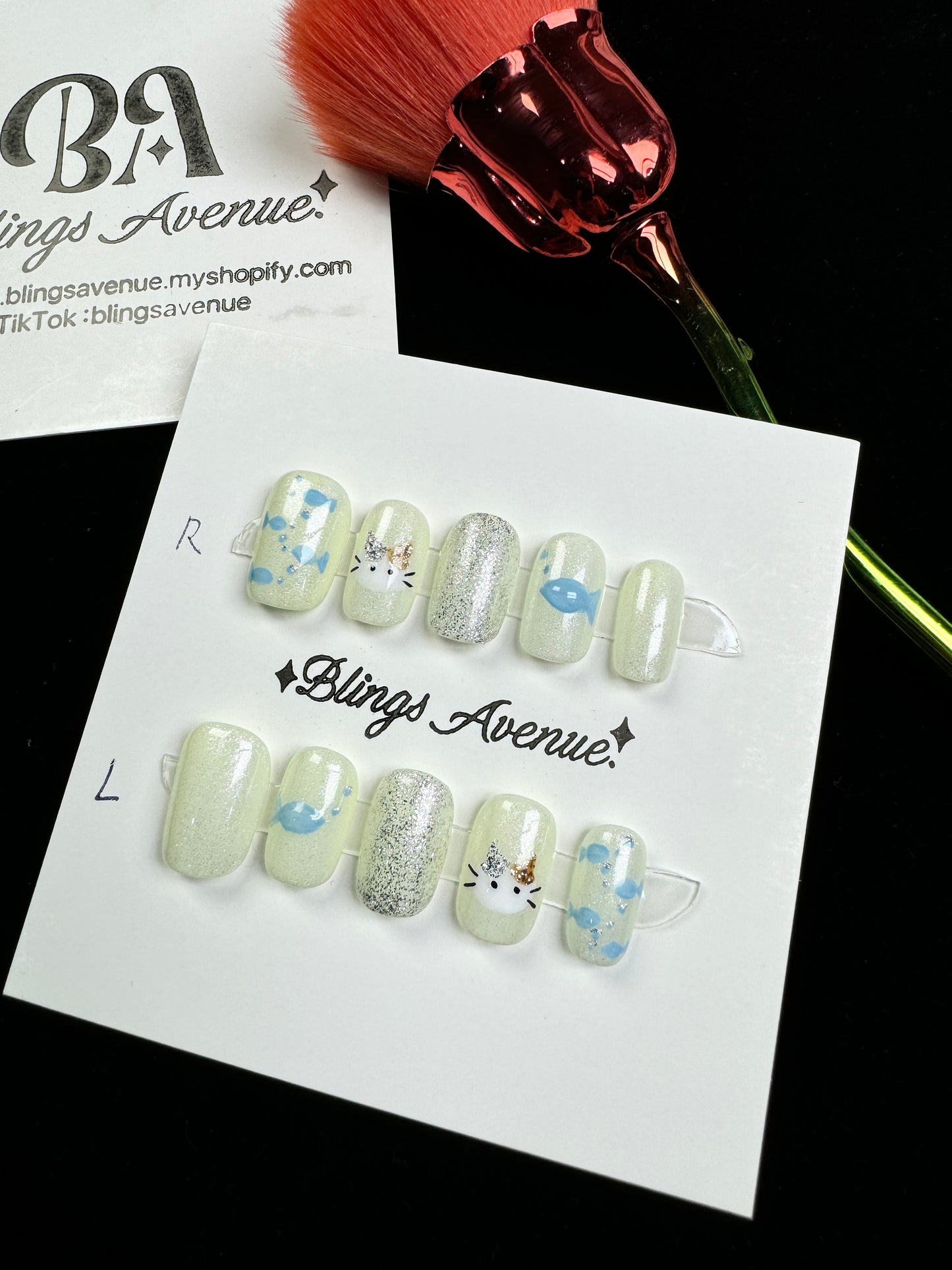 A Fish-hungry Cat Press-on Nails Customized Pre-order